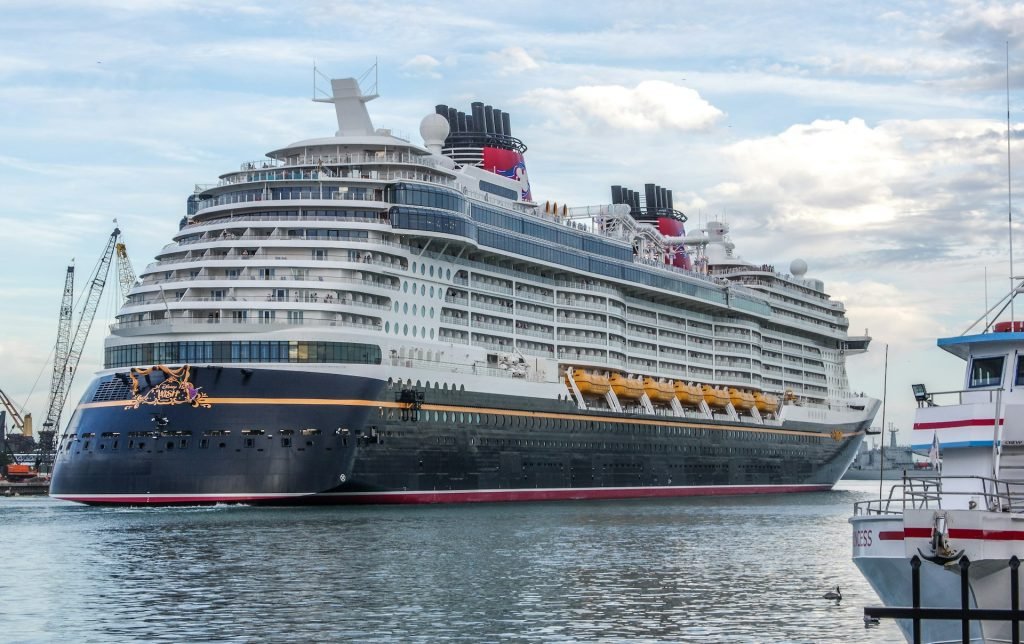 Disney Cruise Line Age Rules (2026): Minimum Age, Booking Policy & Family Restrictions