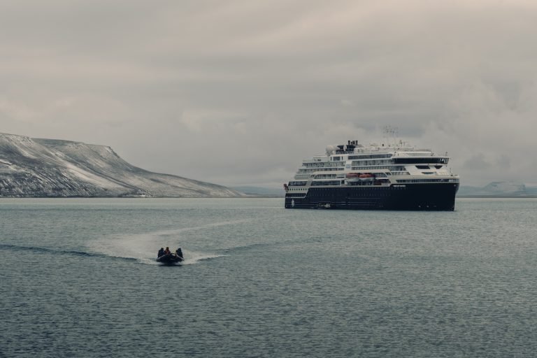Small Ship vs Large Ship Antarctica Cruises: Which Expedition Ship Size Is Best?
